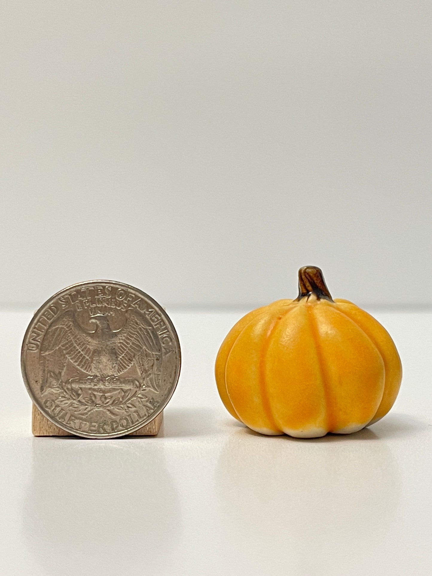 Mini Pumpkin - Matte Orange - Round