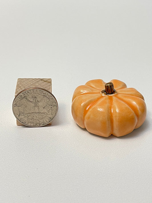 Small Pumpkin - Tangelo - Squished